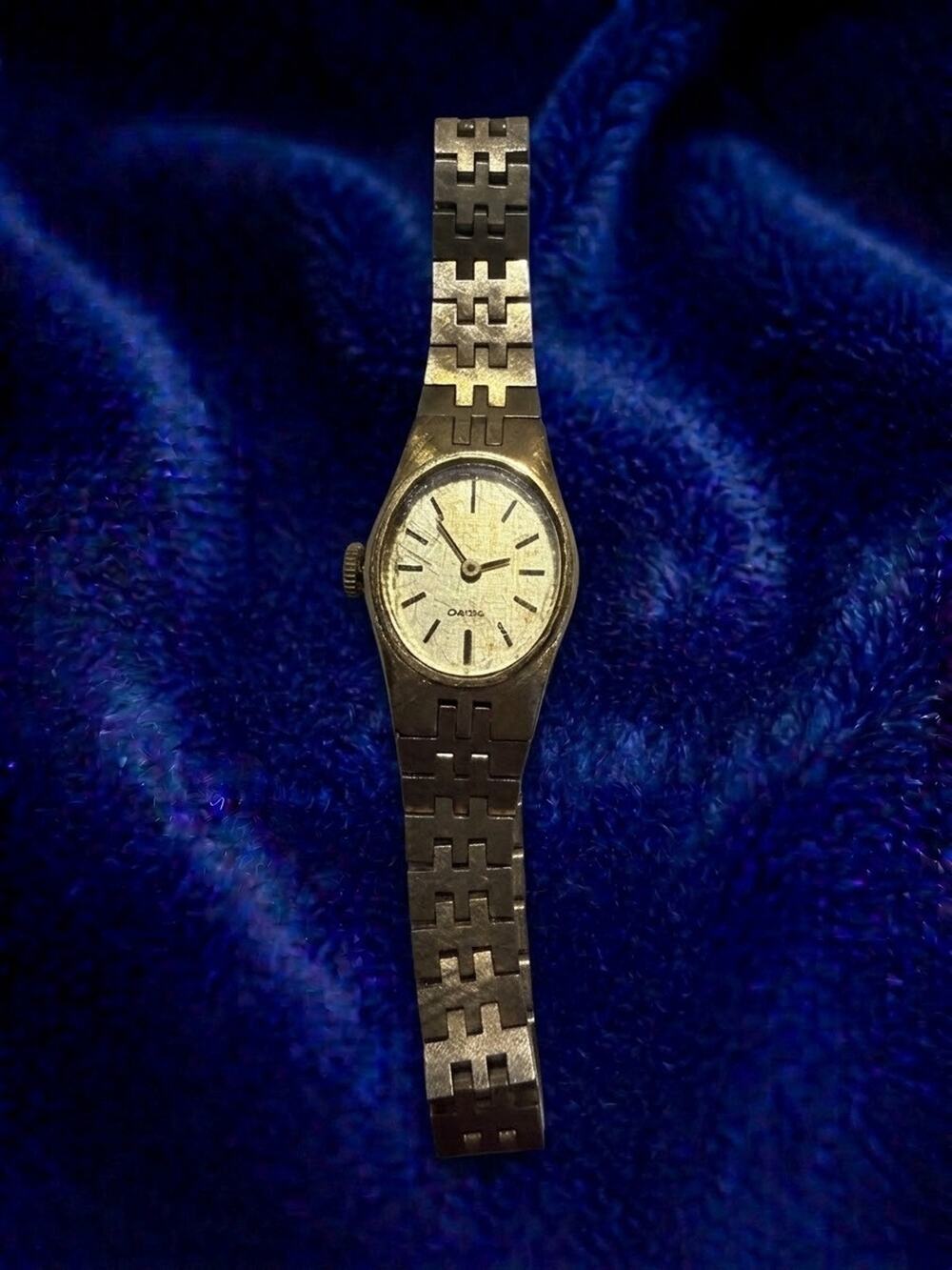 Vintage Seiko Ladies Silver tone Quartz Watch 1977 Needs A Battery Size 7